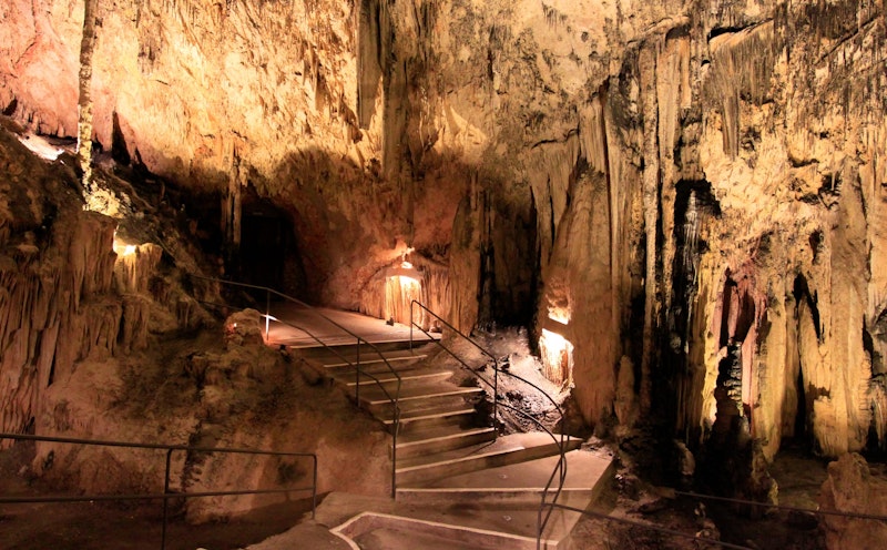 most-epic-places-in-mallorca-cuevas-de-arta-datrip4u