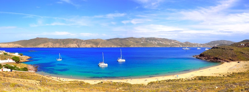 top-five-beaches-in-mykonos-agios-sostis-beach-daytrip4u