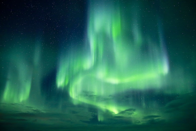 Guide to the Northern lights in Iceland | Bustravel Iceland